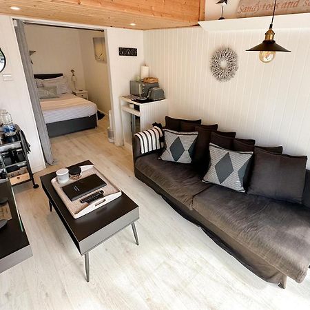 Seaside Cabin Retreat In Hayling Island Саут Хейлинг Екстериор снимка