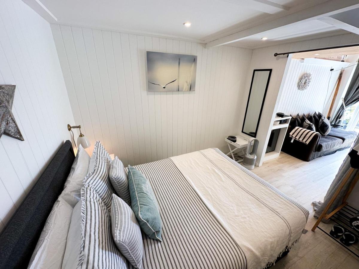 Seaside Cabin Retreat In Hayling Island Саут Хейлинг Екстериор снимка